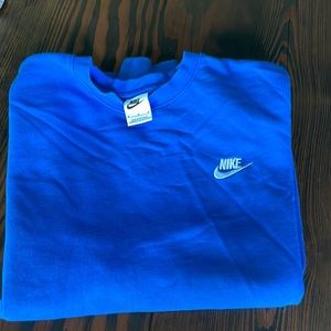 Crewneck lightweight sweatshirt